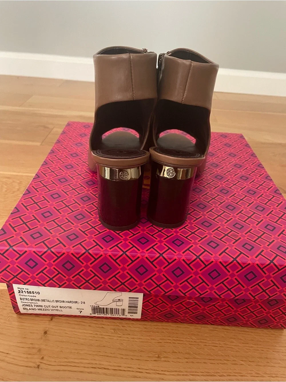 Tory Burch Leather Shoes, Size 7